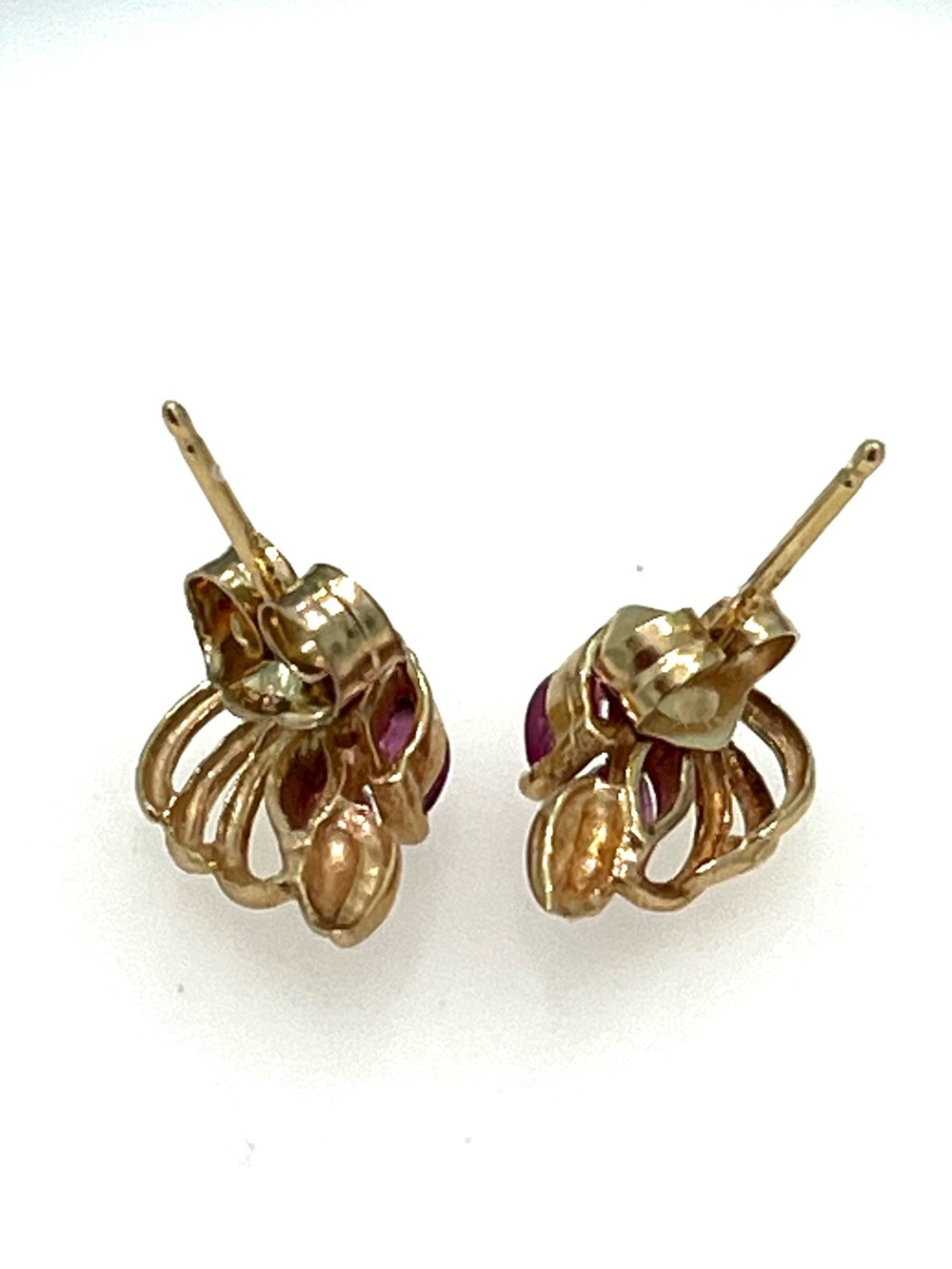 Vintage 14K Ruby Stud Earrings - Picture 3 of 5